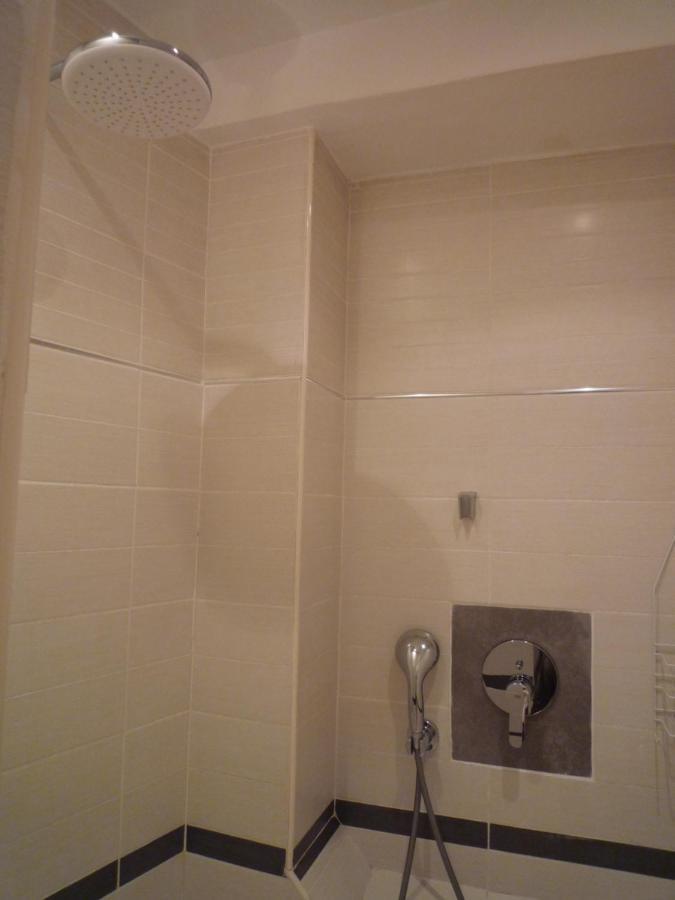 Appartement Avignon Centre Intra Muros Cour Exterieure Parking Prive Gratuit Exterior photo