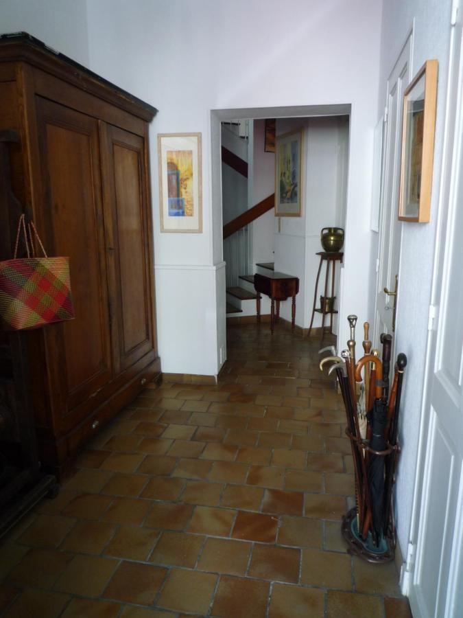 Appartement Avignon Centre Intra Muros Cour Exterieure Parking Prive Gratuit Exterior photo